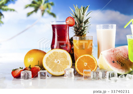Exotic alcohol drinks 33740231