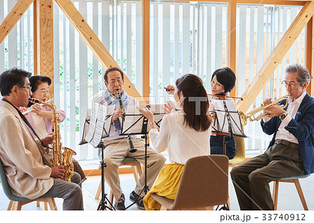 シニア 音楽サークル 33740912