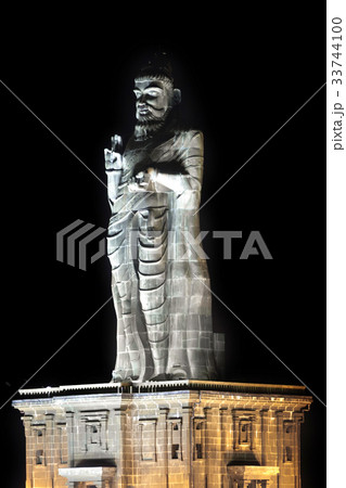 Thiruvalluvar statue 33744100