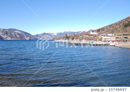 厳冬の中禅寺湖と日光連山 厳冬の中禅寺湖と日光連山 33746697