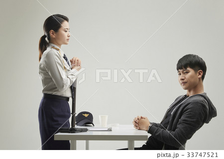 警察 泥棒 見開き 33747521