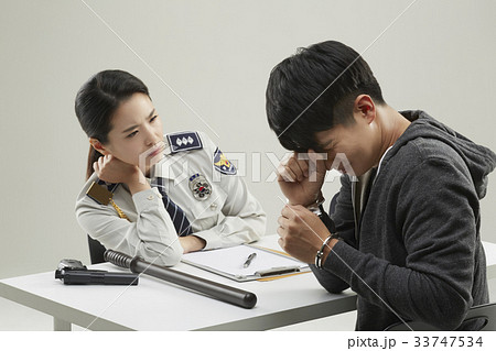 警察 泥棒 見開き 33747534