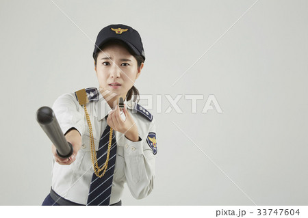 警察 棒 女性 33747604