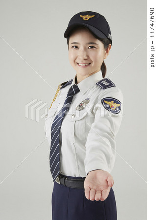 警察 手のひら 女性 33747690