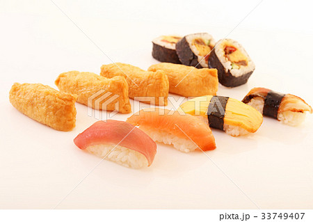 おいしそうなお寿司 33749407