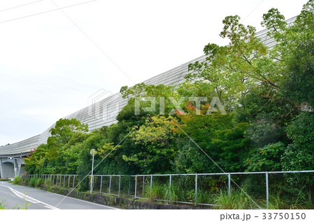 高速道路の防音壁 33750150
