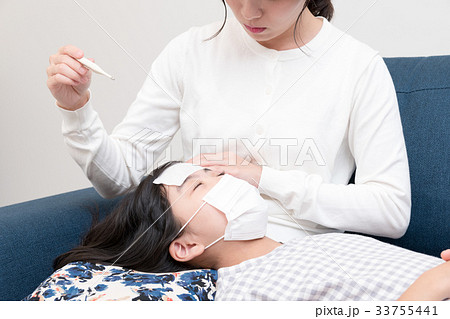 子供　風邪　体温計 33755441