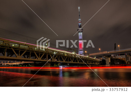 【東京夜景】　東京スカイツリー　浅草　隅田川　日の丸ライティング 33757912
