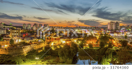 訪花リュジョン 水原華城 夜景 33764360