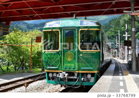 四国まんなか千年ものがたり　観光列車 33768799