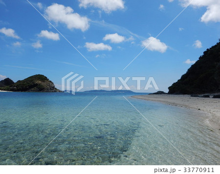 沖縄　ケラマ諸島　ギシップ島　無人島　ビーチ　自然　沖縄の砂浜　南の島　南国　日本　夏　海　ビーチ 33770911