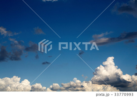 雲 天気 暗雲 33770993