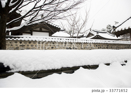 南山コル韓屋村 ソウル 雪景色 33771652