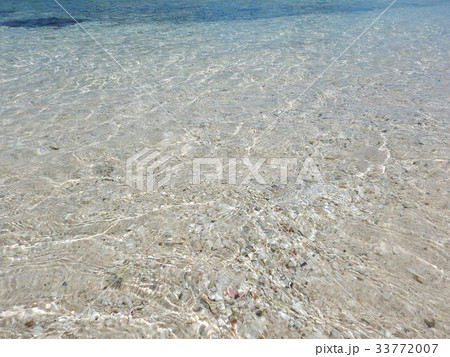 沖縄　ケラマ諸島　ギシップ島　無人島　ビーチ　自然　沖縄の砂浜　南の島　南国　日本　夏　海　ビーチ 33772007