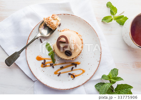 Caramel coffee cake Caramel coffee cake 33775906