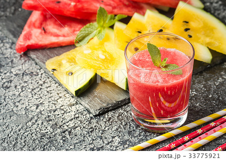 Glass of fresh watermelon juice 33775921