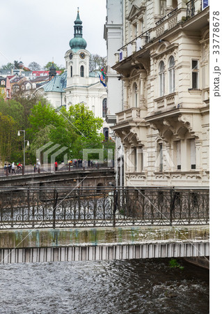 Walking bridge over Tepla river in  Karlovy Vary 33778678