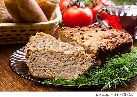 Traditional delicious meat pate with vegetables Traditional delicious meat pate with vegetables 33778716