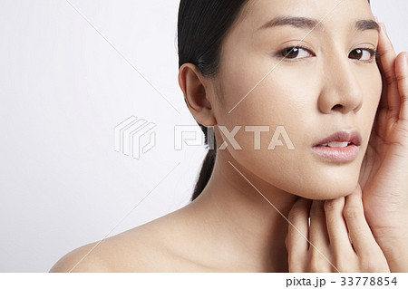 portrait of a beautiful model with a smooth skin 33778854