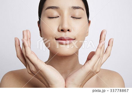 portrait of a beautiful woman with a mooth skin 33778867