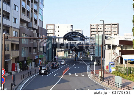 横浜市戸塚区 戸塚駅西側の街並み（戸塚大踏切デッキ） 33779352