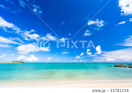 《沖縄県》エメラルドグリーンの美しい海 33781258