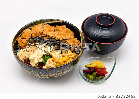 Deep fried breaded pork (tonkatsu) topped with egg Deep fried breaded pork (tonkatsu) topped with egg 33782465