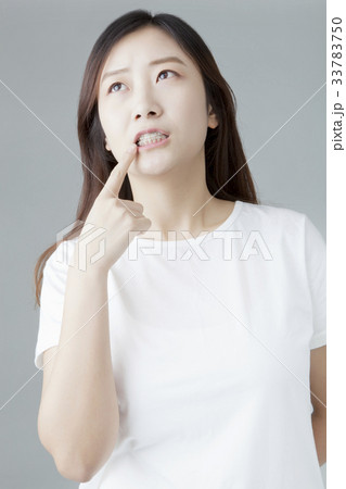 感情 東洋人 女性 33783750