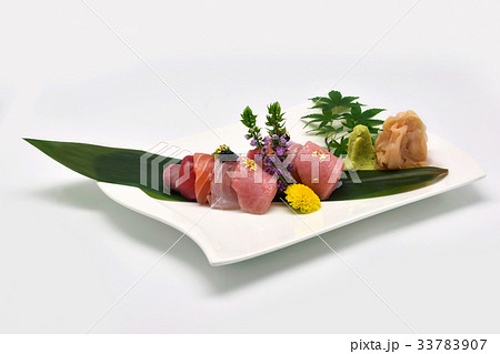 Chutoro, Otoro, Salmon, Sea bass sushi Chutoro, Otoro, Salmon, Sea bass sushi 33783907