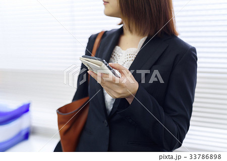 OL　スマホ 33786898