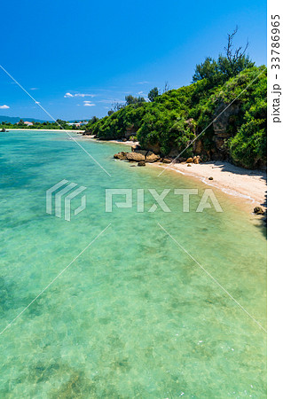 《沖縄県》古宇利大橋から眺める大海原 33786965