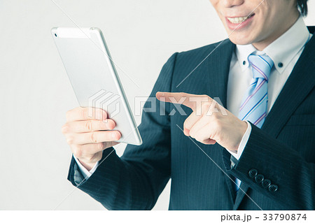 タブレット ビジネスマン タブレット ビジネスマン 33790874