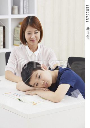 少年 子供 女性 33792053