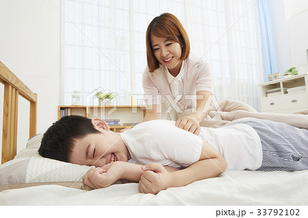 家族 ファミリー 少年 33792102