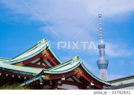 東京　亀戸天神社とスカイツリー 33792831
