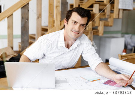 Male architect in office 33793318