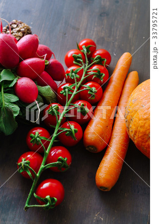 organic vegetables 33795721