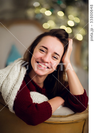 Portrait of pretty young woman in evening dress Portrait of pretty young woman in evening dress 33800648