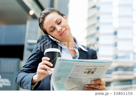 Portrait of business woman smiling outdoor 33801150