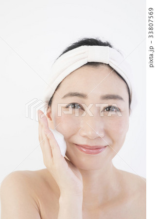 洗顔 女性 美容 ビューティー イメージ 洗顔 女性 美容 ビューティー イメージ 33807569