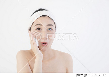 洗顔 女性 美容 ビューティー イメージ 使用感 洗顔 女性 美容 ビューティー イメージ 使用感 33807947