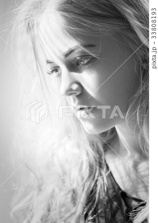 blond female portrait blond female portrait 33808193