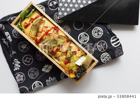 オムライスのお弁当 33808441