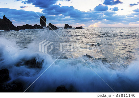 岩 石 グー 33811140