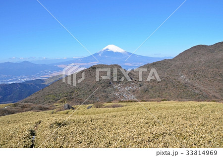 箱根駒ヶ岳の山頂付近からみた富士山 箱根駒ヶ岳の山頂付近からみた富士山 33814969