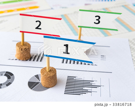 順位　1位　2位　3位　ランキング　トップ　旗　グラフ 33816718