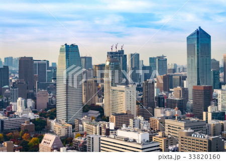 Cityscapes of tokyo in autumn with Fog weather Cityscapes of tokyo in autumn with Fog weather 33820160
