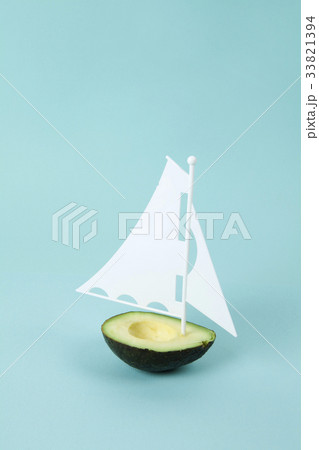 avocado boat 33821394