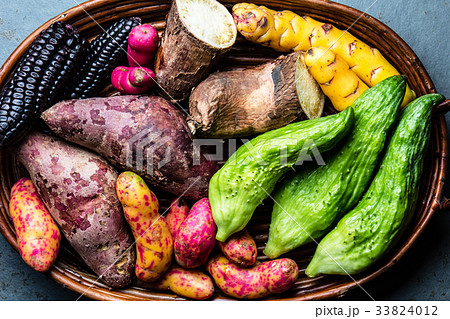 Fresh peruvian Latin American vegetables caigua 33824012