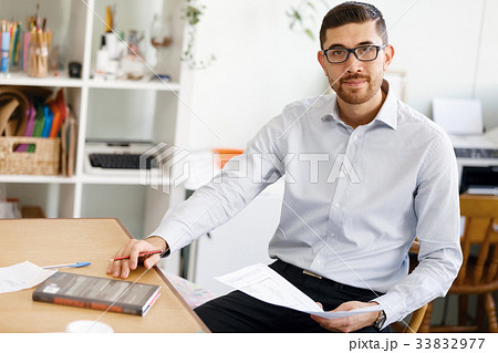Young man in offfice 33832977